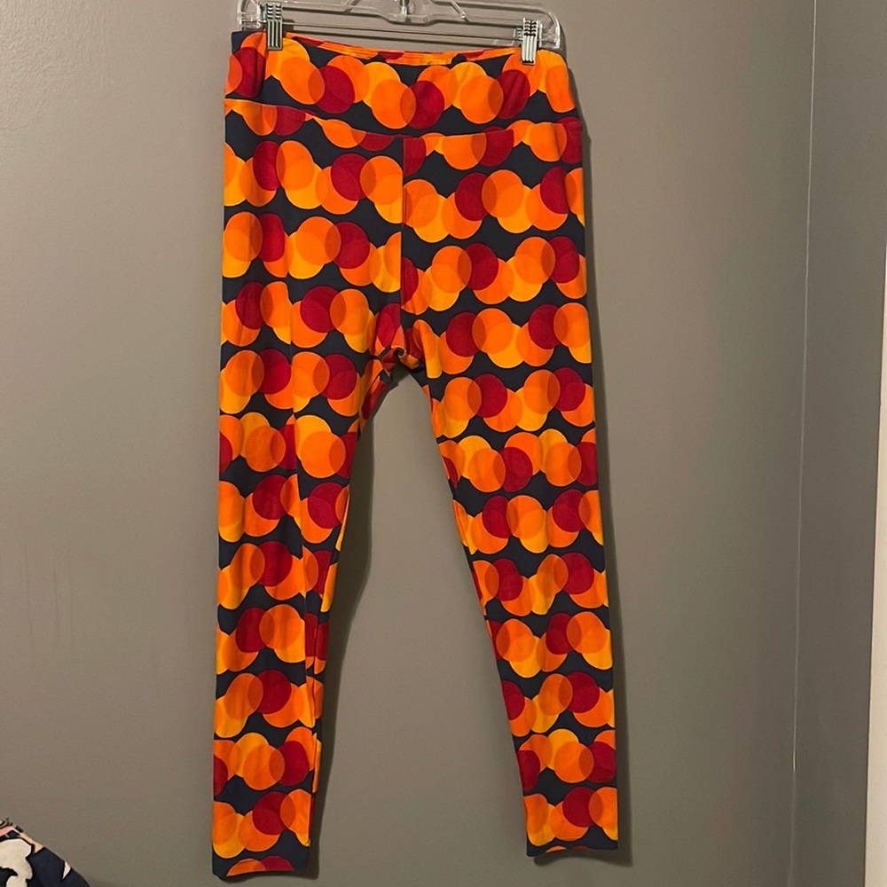 LuLaRoe M Tall & Curvy Leggings